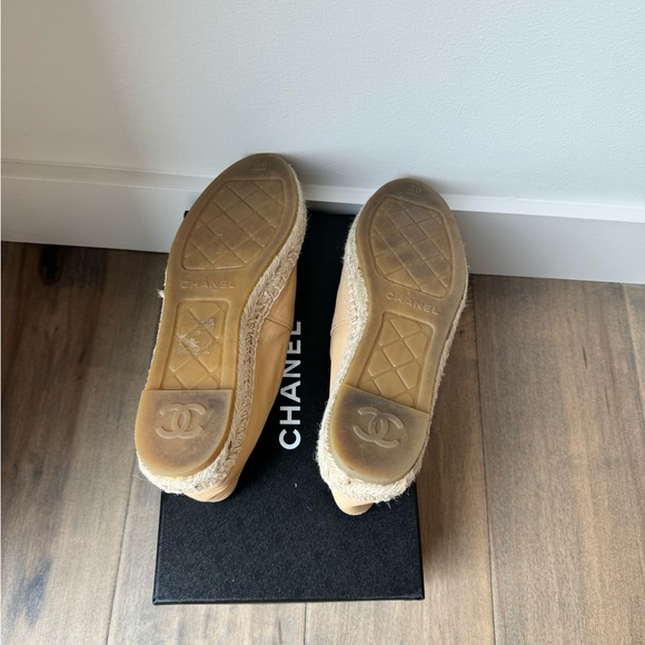 Chanel Lambskin CC Espadrilles Size 39 - Picture 7 of 11